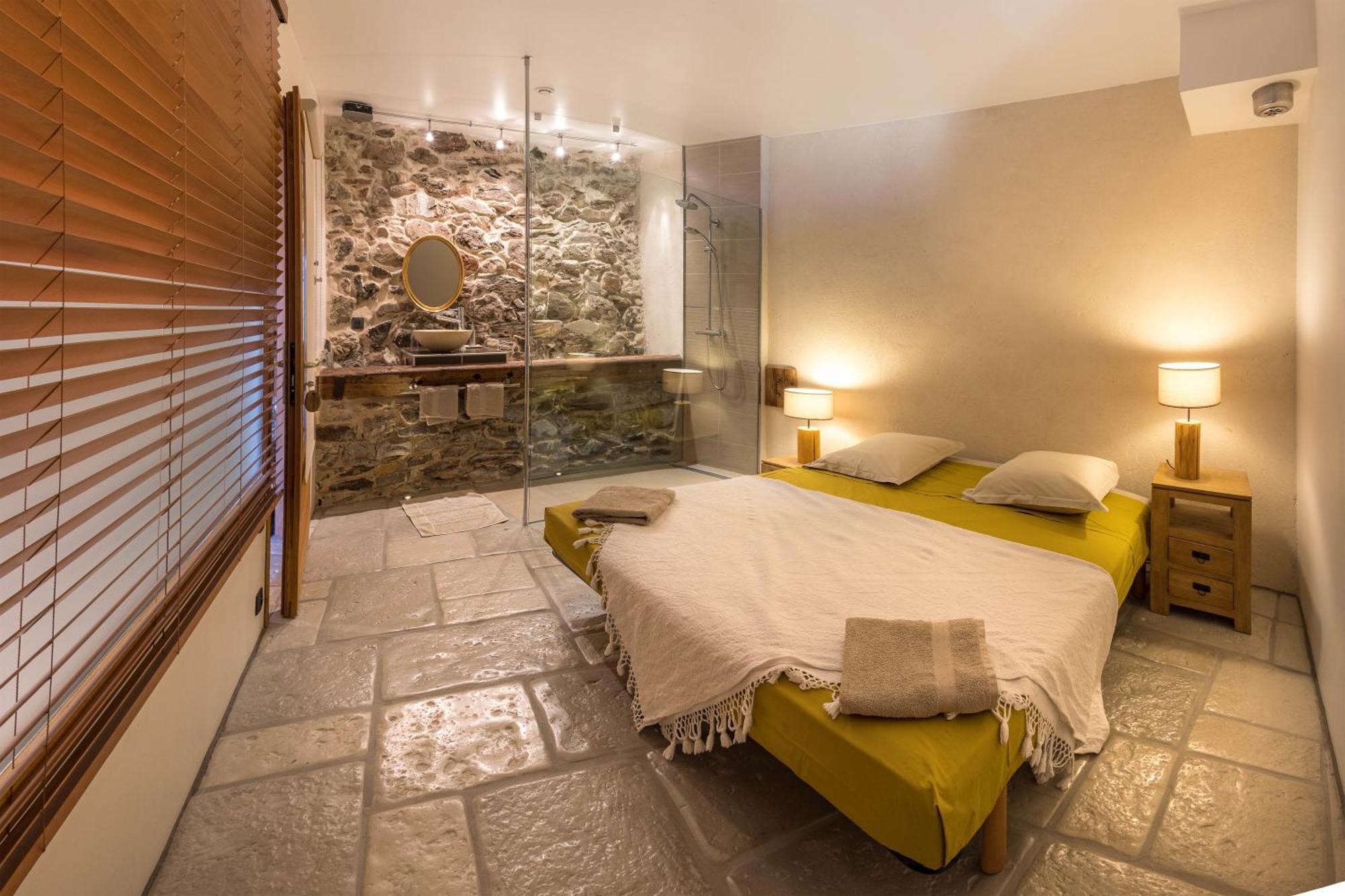 Bed and Breakfast La Ferme de Beauté Chateauroux-les-Alpes Esterno foto