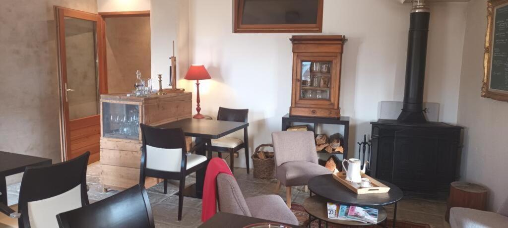 Bed and Breakfast La Ferme de Beauté Chateauroux-les-Alpes Esterno foto