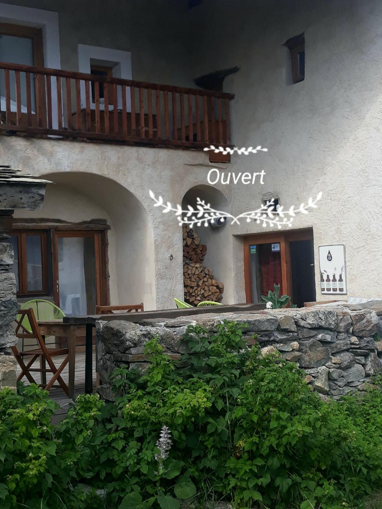 Bed and Breakfast La Ferme de Beauté Chateauroux-les-Alpes Esterno foto