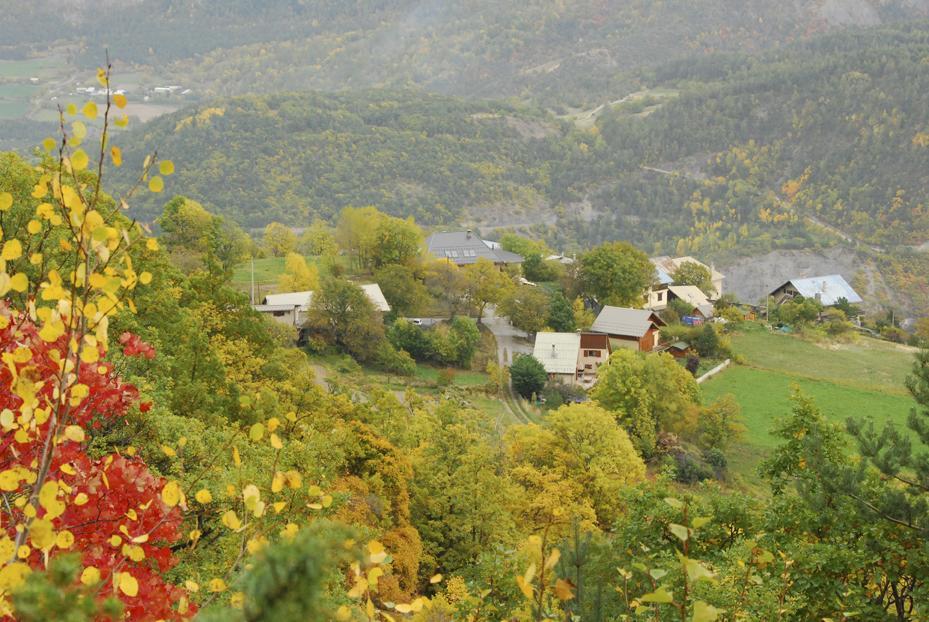 Bed and Breakfast La Ferme de Beauté Chateauroux-les-Alpes Esterno foto
