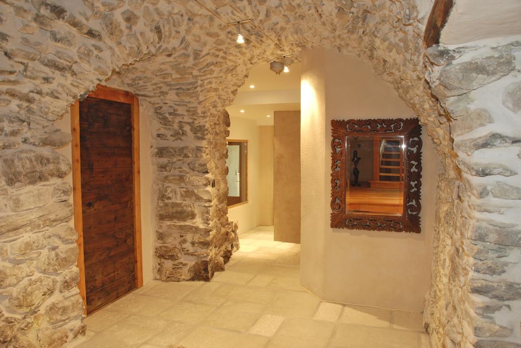 Bed and Breakfast La Ferme de Beauté Chateauroux-les-Alpes Esterno foto